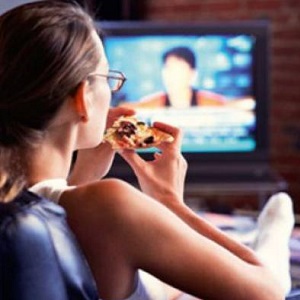 От телевизора толстеют быстрее, чем от неправильного питания