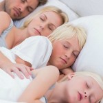 <b>Определено, почему детям полезно, а взрослым вредно спать днем</b>