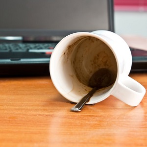 Пить кофе в офисе не всегда безопасно